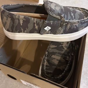 Brand New toddler camo sperrys